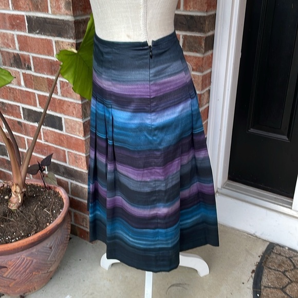 Loft Pleated Full Skirt - Picture 4 of 7